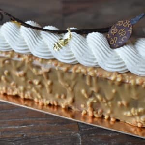 Coffret Cake vanille caramel beurre salé + gourmandises